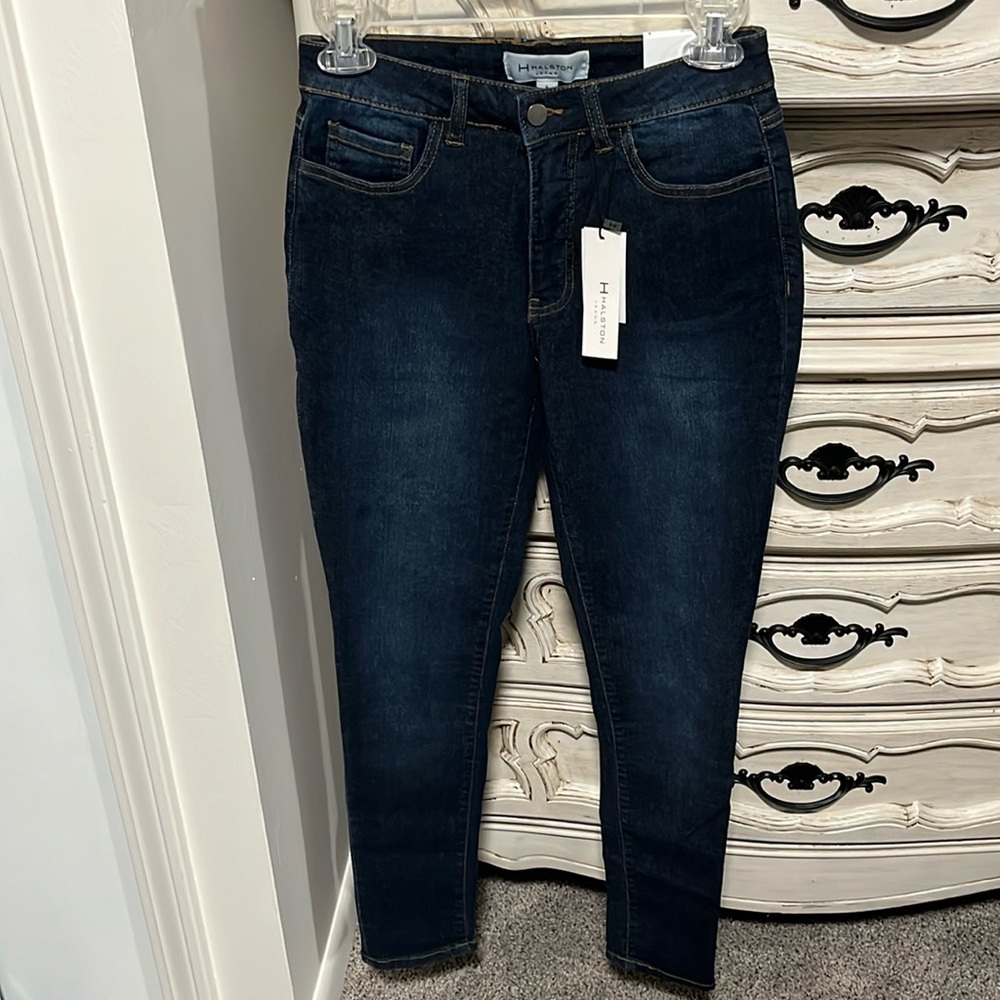 *NWT* Halston Skinny Mid-Rise Dark Wash Jeans